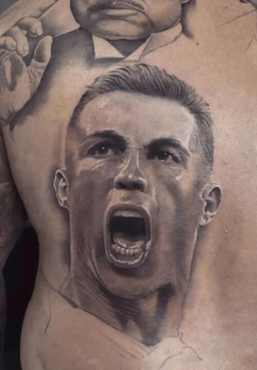 Cristiano Ronaldo — projeto de costas